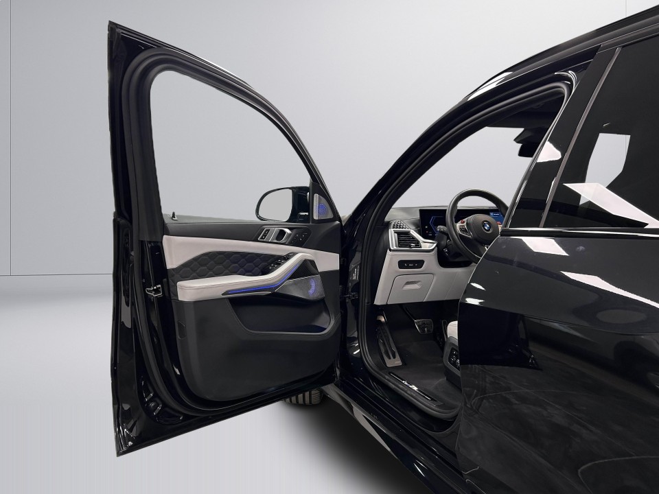 BMW X5 M Competition - foto 28