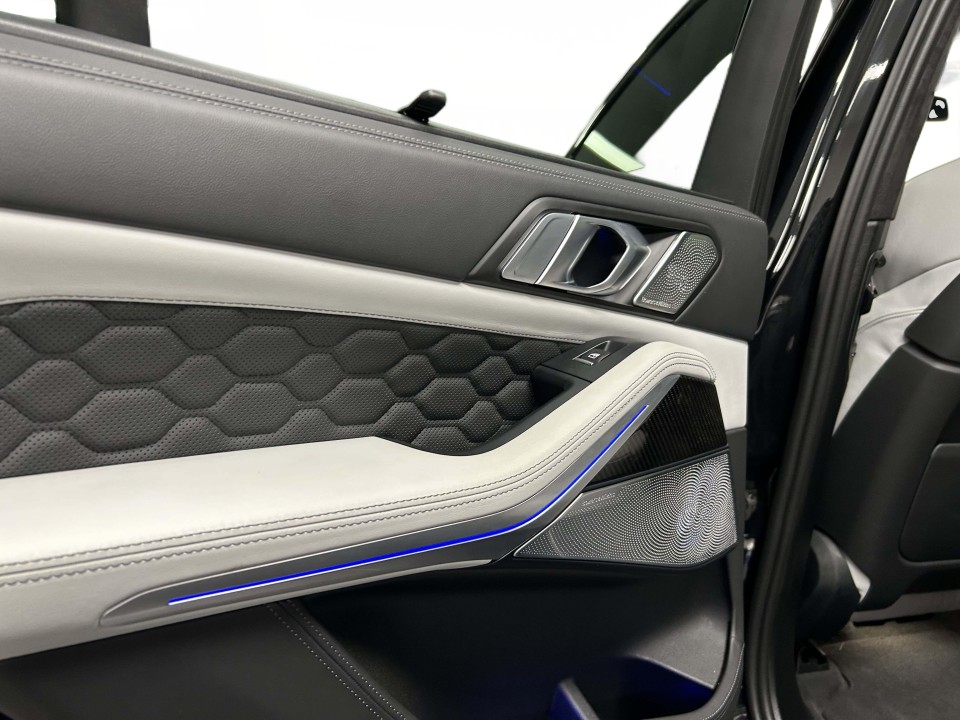 BMW X5 M Competition - foto 33