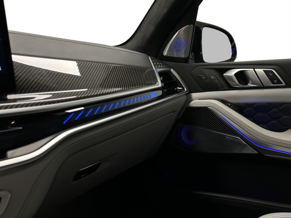 BMW X5 M Competition - foto 27