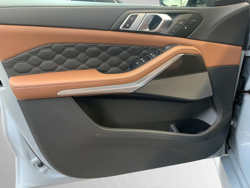 BMW X5 M Competition - foto 13