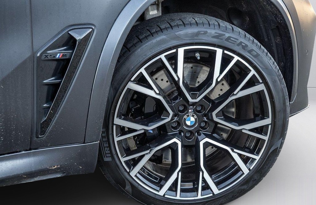 BMW X5 M Competition - foto 23