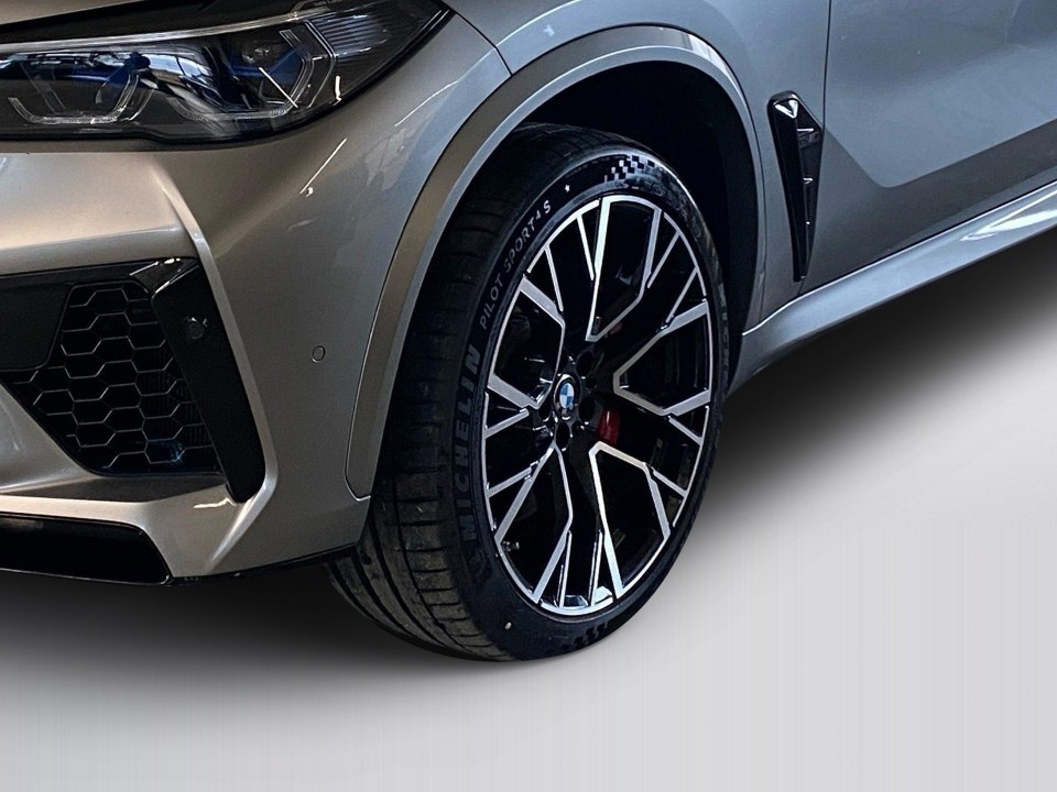 BMW X5 M Competition - foto 13