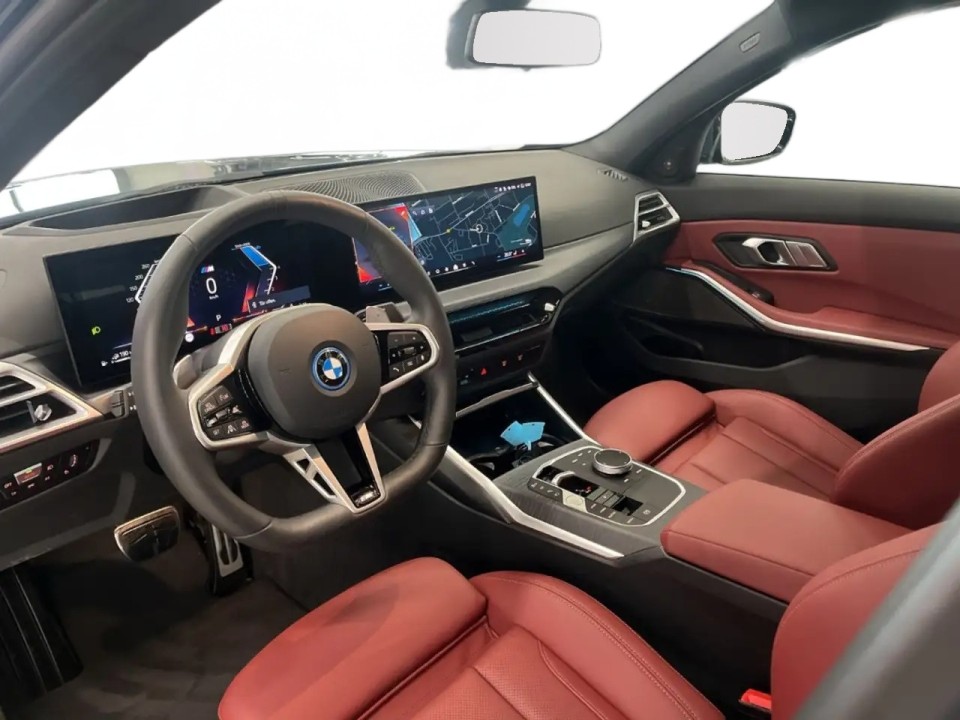 BMW Seria 3 330e xDrive - foto 8