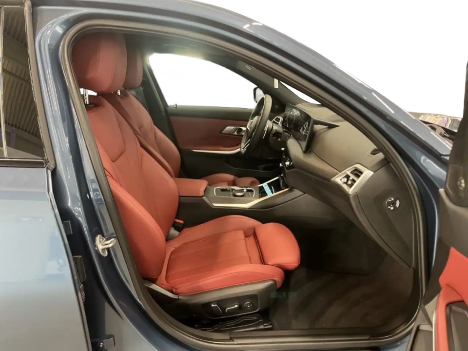 BMW Seria 3 330e xDrive - foto 11