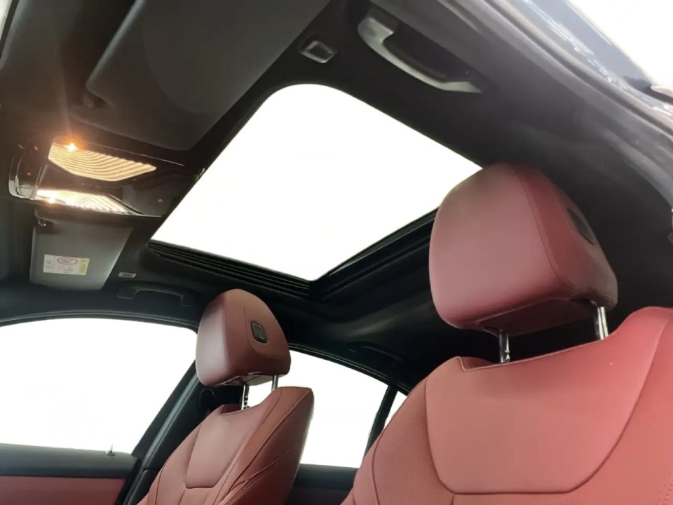 BMW Seria 3 330e xDrive - foto 15