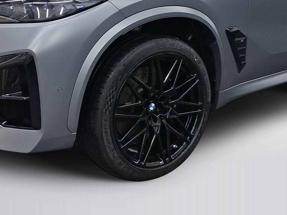 BMW X5 M Competition - foto 12