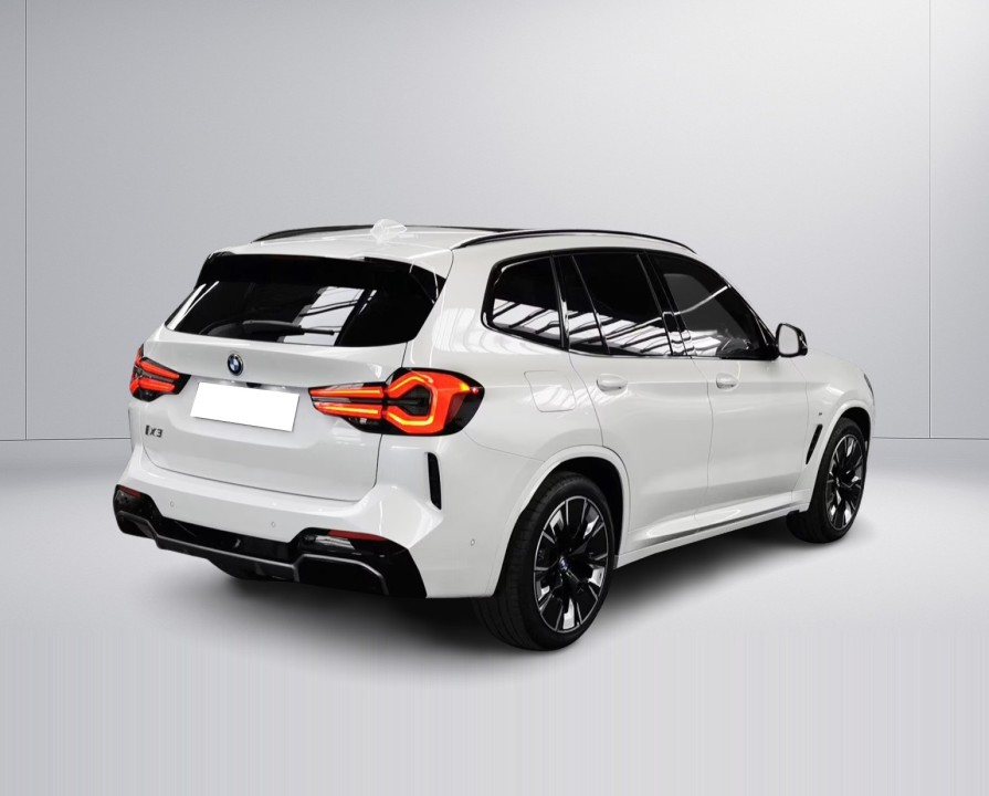 BMW iX3 (3)