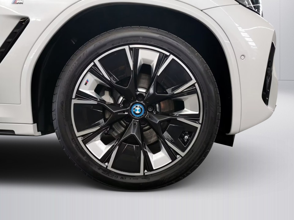 BMW iX3 - foto 12