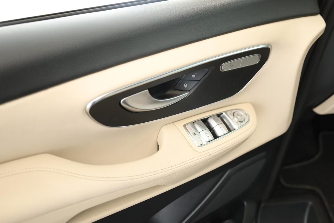 Mercedes-Benz V 300d 4MATIC Extralong Avantgarde - foto 20