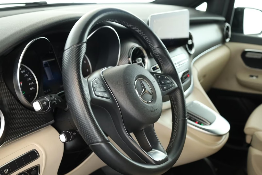 Mercedes-Benz V 300d 4MATIC Extralong Avantgarde - foto 12