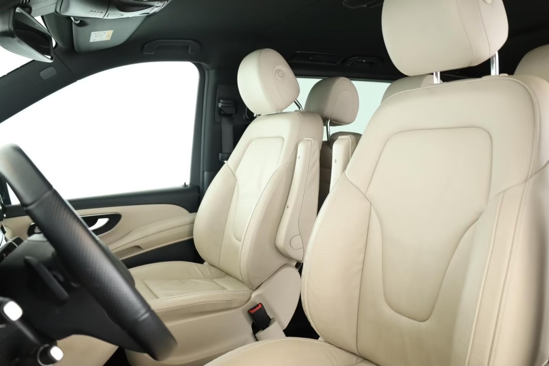 Mercedes-Benz V 300d 4MATIC Extralong Avantgarde - foto 13