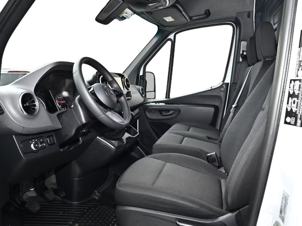 Mercedes-Benz Sprinter 317 CDI L2H2 (3)