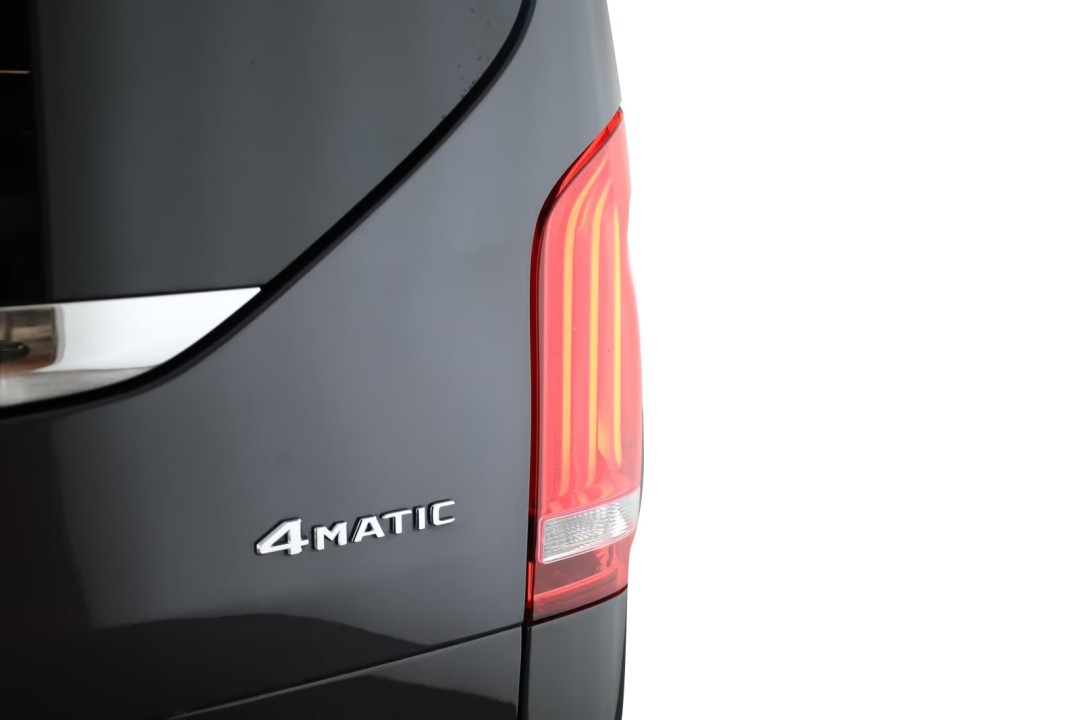 Mercedes-Benz V 300d 4MATIC Extralong Avantgarde - foto 24