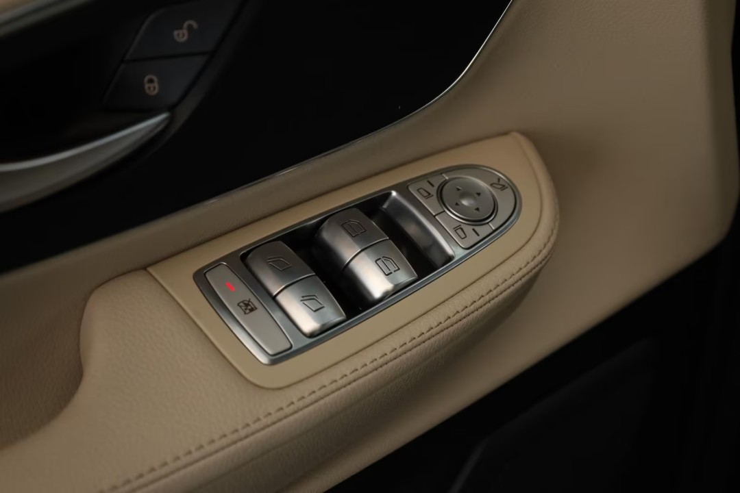 Mercedes-Benz V 300d 4MATIC Extralong Avantgarde - foto 19