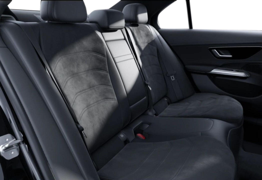 Mercedes-Benz E 220d 4MATIC AMG Line - foto 18