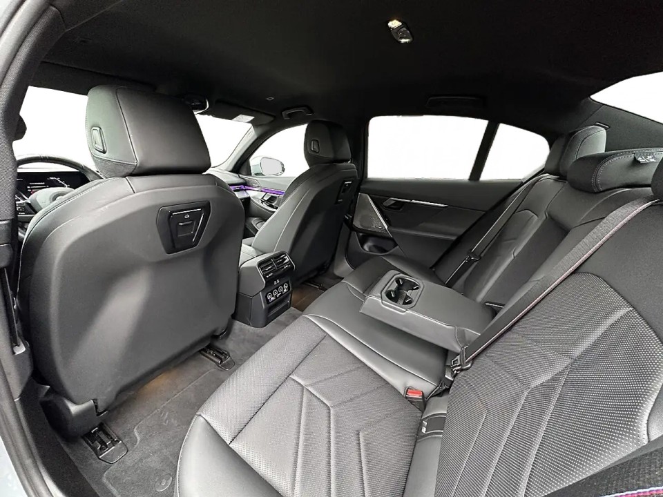 BMW Seria 5 530e xDrive M-Sport - foto 9