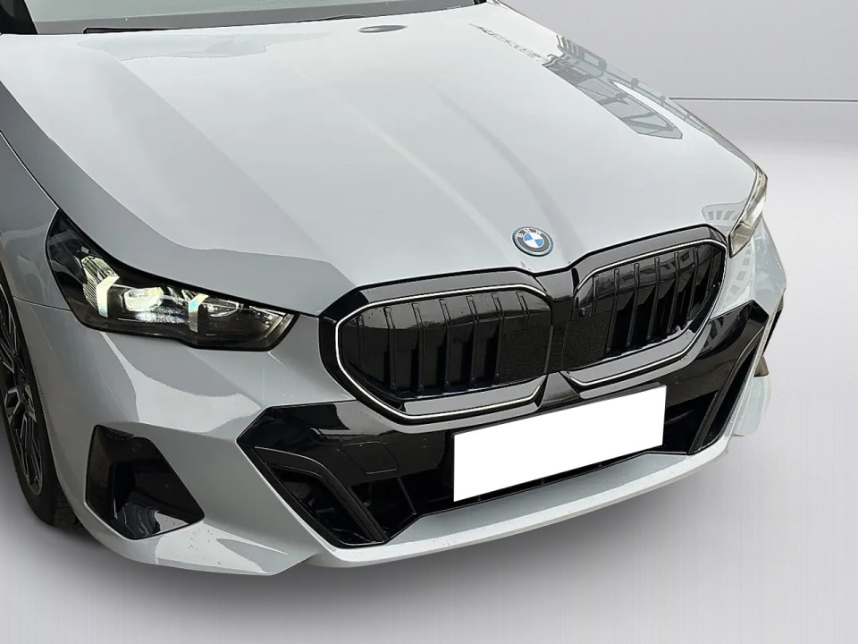 BMW Seria 5 530e xDrive M-Sport - foto 15