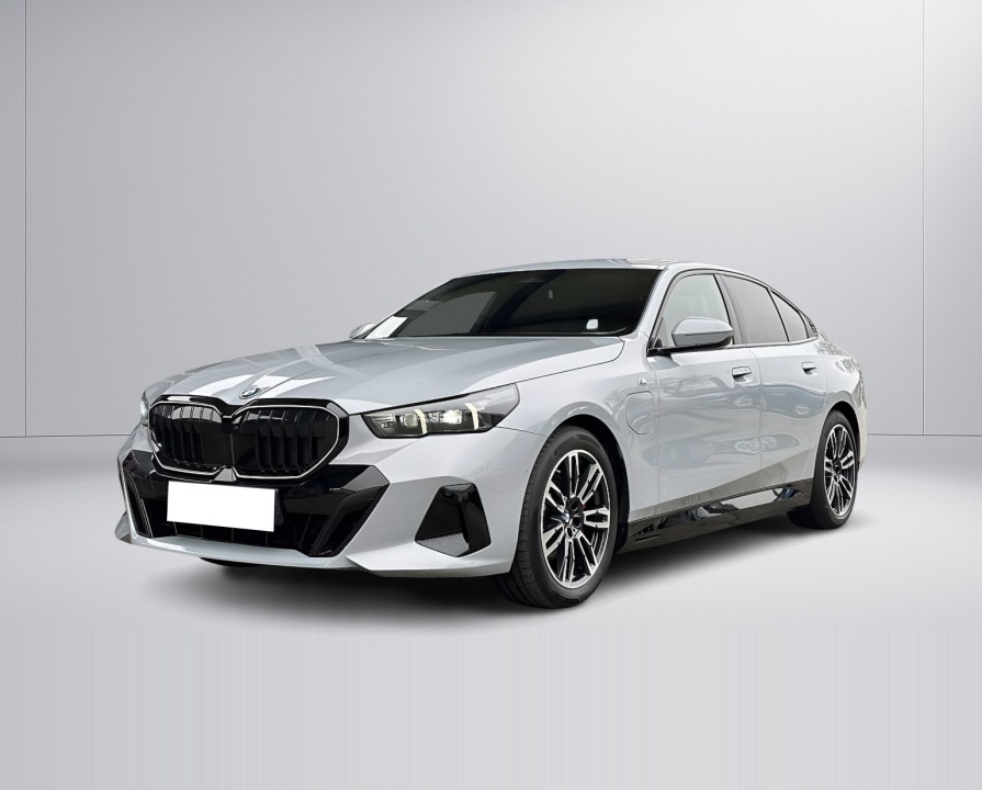 BMW Seria 5 530e xDrive M-Sport (2)
