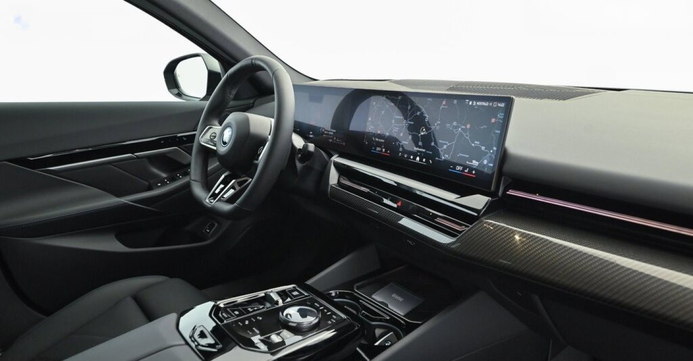 BMW Seria 5 530e xDrive - foto 14