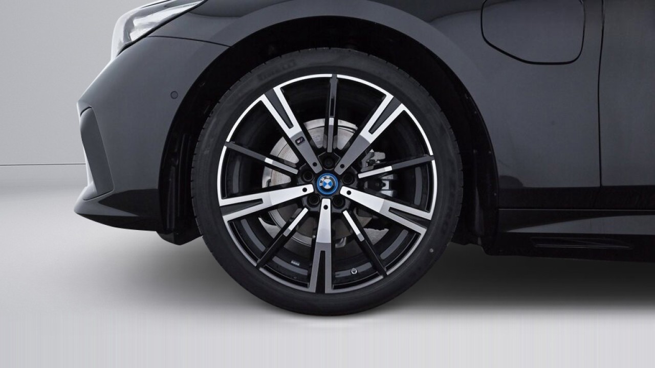 BMW Seria 5 530e xDrive - foto 26