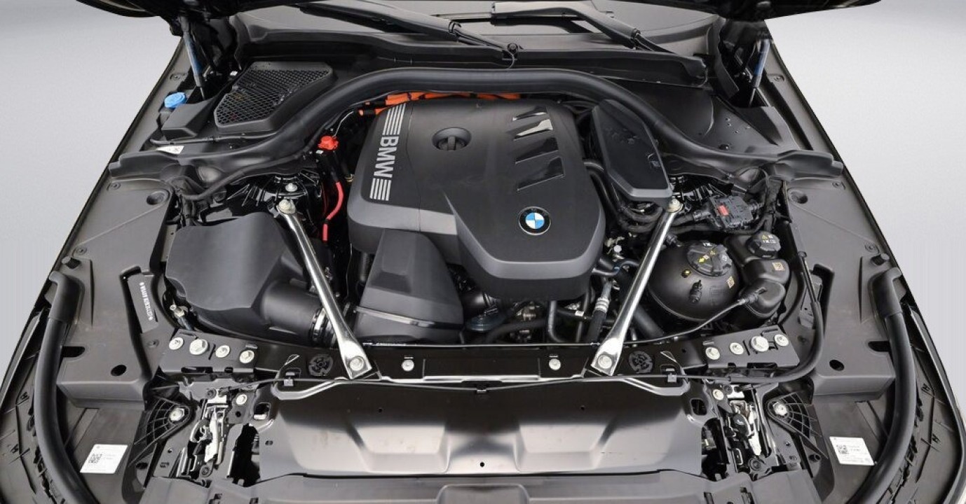 BMW Seria 5 530e xDrive - foto 24