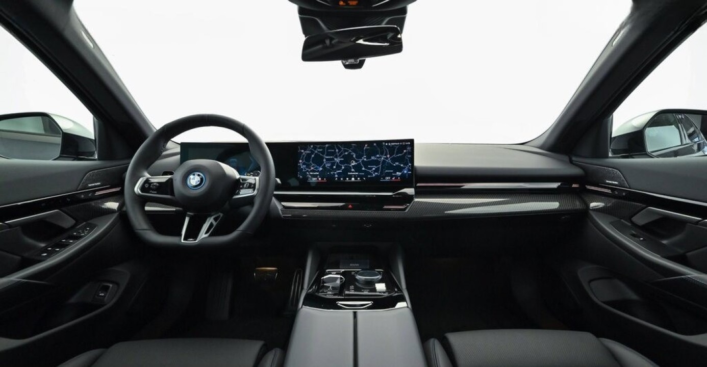 BMW Seria 5 530e xDrive - foto 16