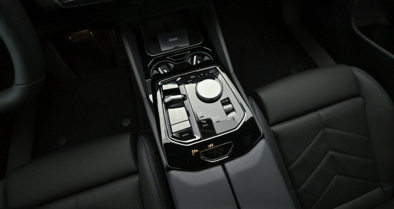 BMW Seria 5 530e xDrive - foto 20