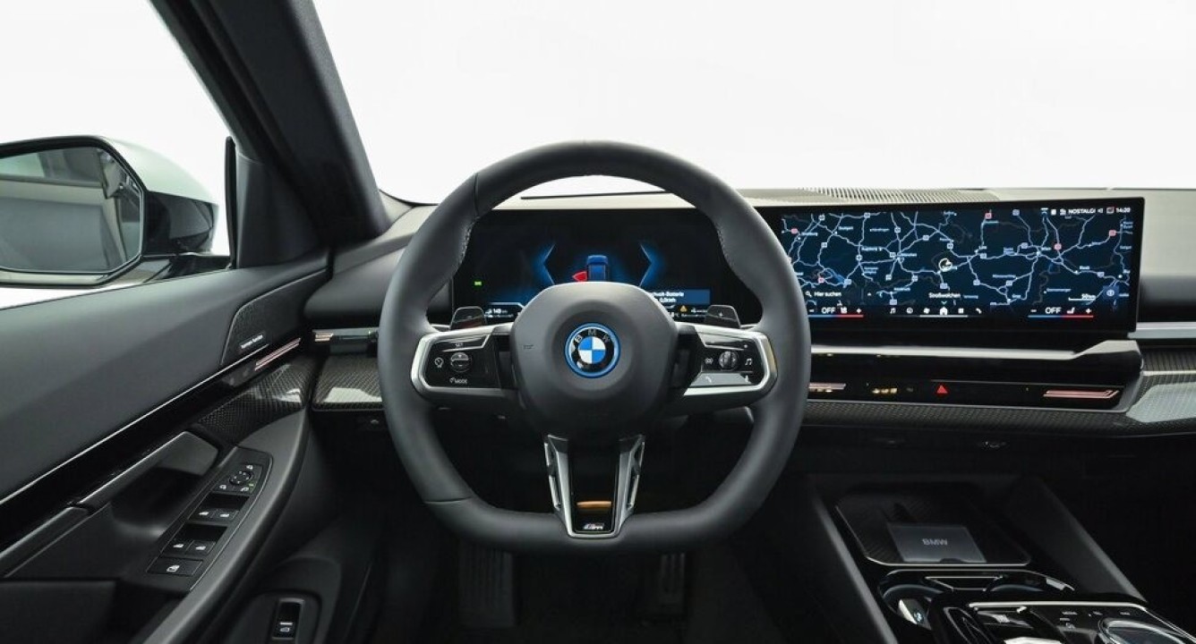 BMW Seria 5 530e xDrive - foto 18