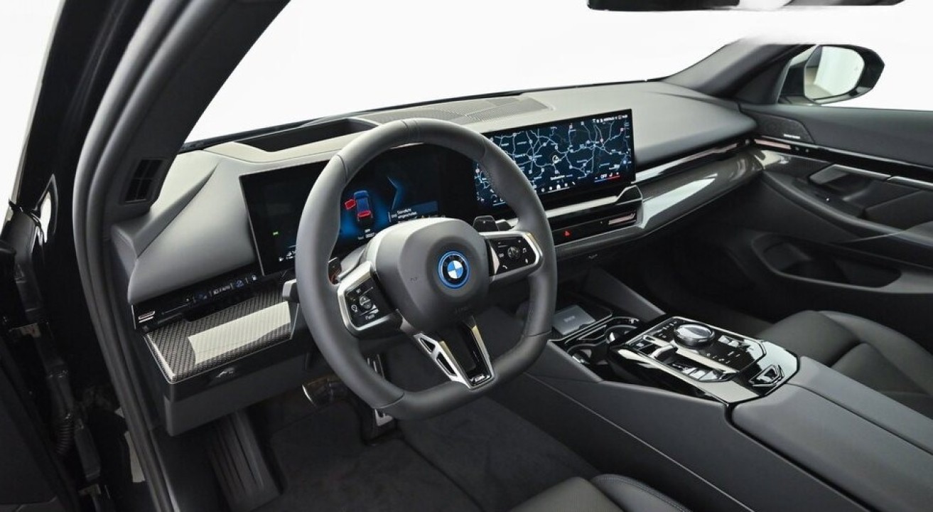 BMW Seria 5 530e xDrive - foto 19
