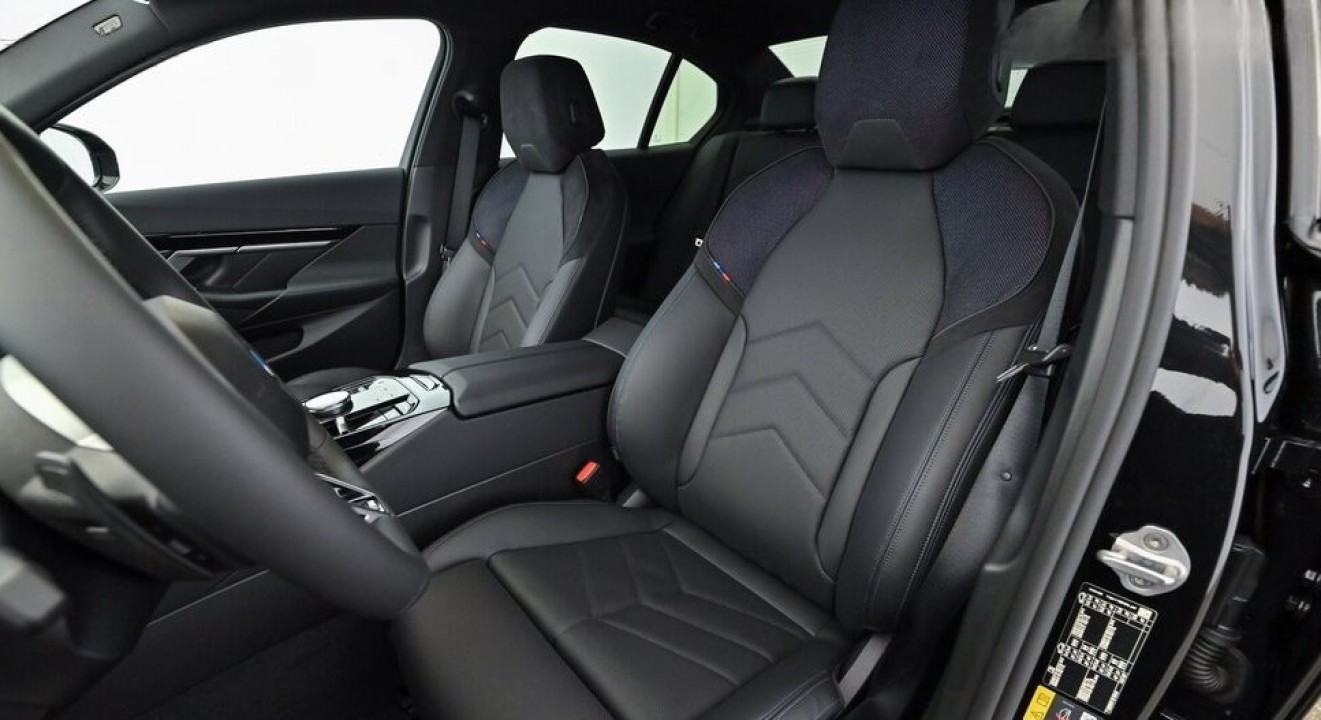 BMW Seria 5 530e xDrive - foto 15