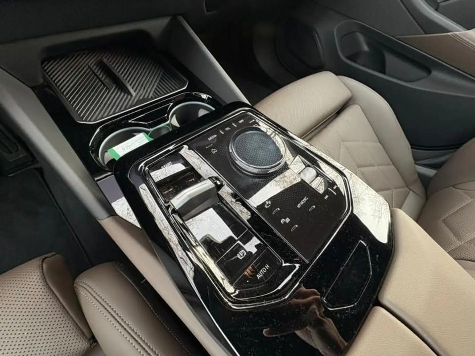 BMW Seria 5 530e xDrive M-Sport - foto 11