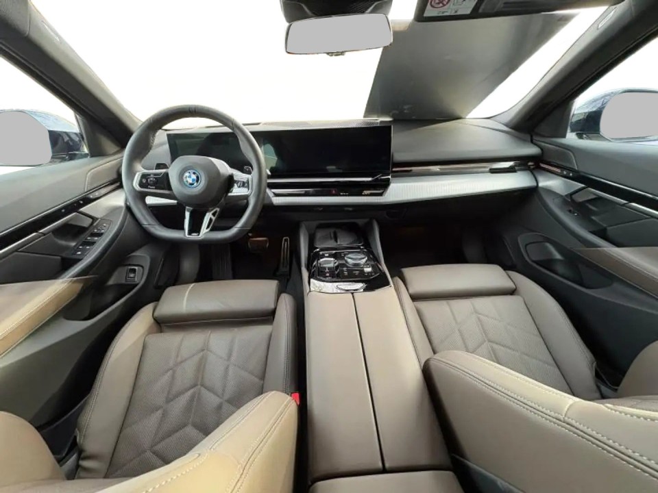 BMW Seria 5 530e xDrive M-Sport - foto 8