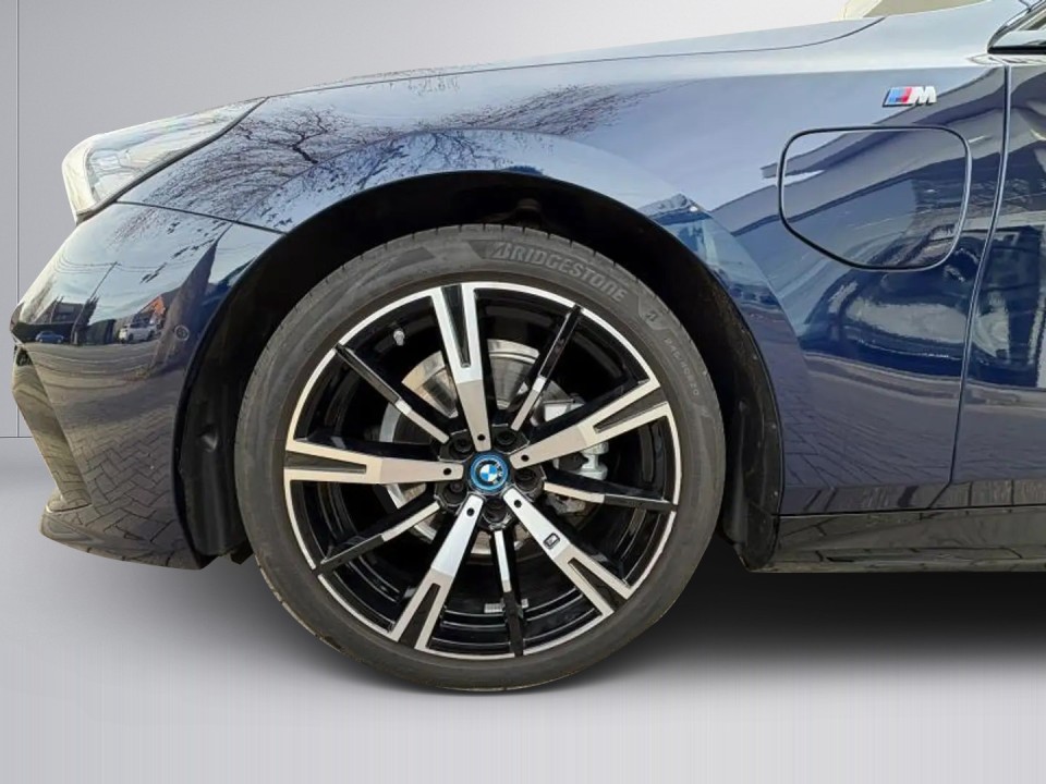 BMW Seria 5 530e xDrive M-Sport - foto 14