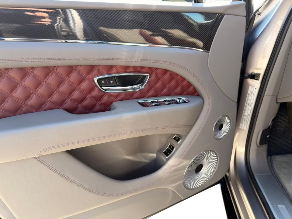 Bentley Bentayga S V8 - foto 17