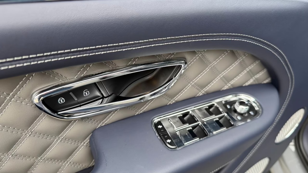 Bentley Bentayga S V8 - foto 25