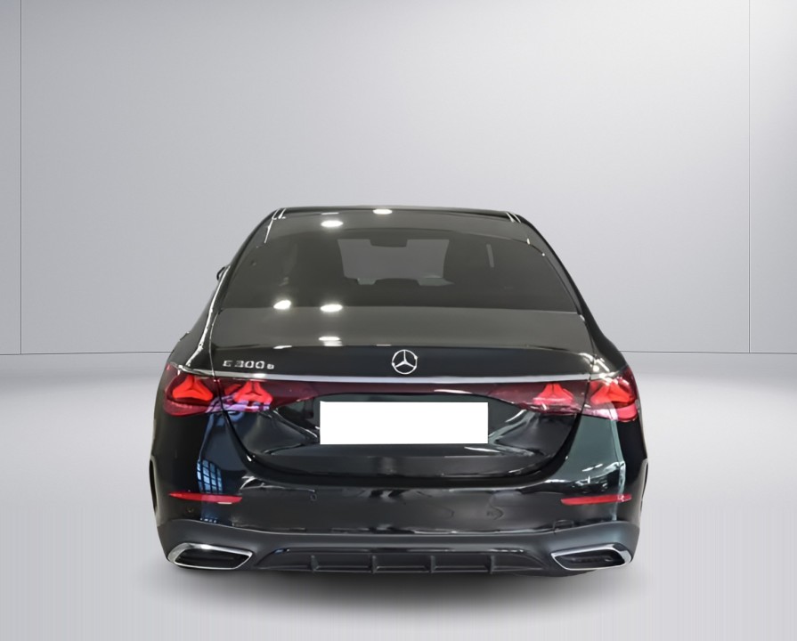 Mercedes-Benz E 300e AMG (3)