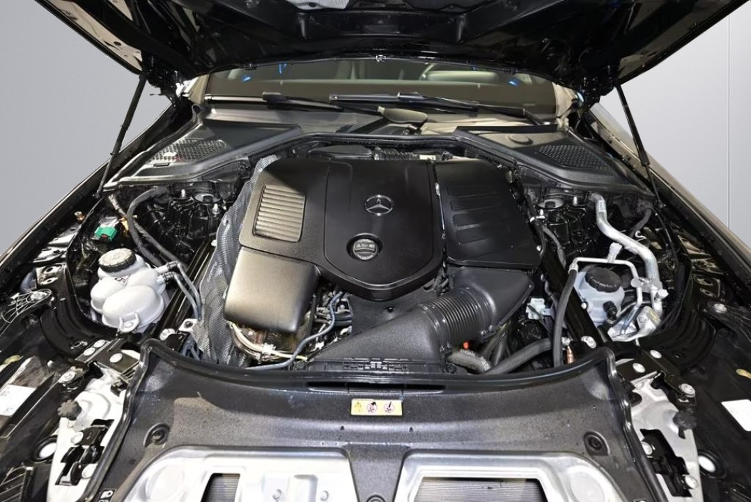 Mercedes-Benz E 300e AMG - foto 21