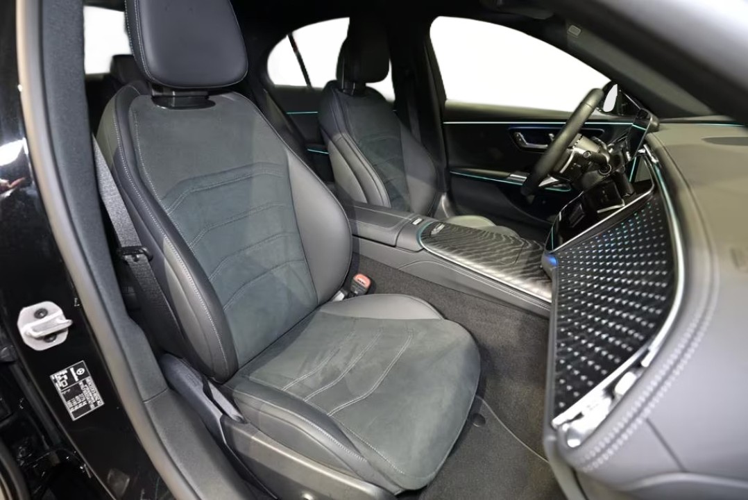 Mercedes-Benz E 300e AMG - foto 12