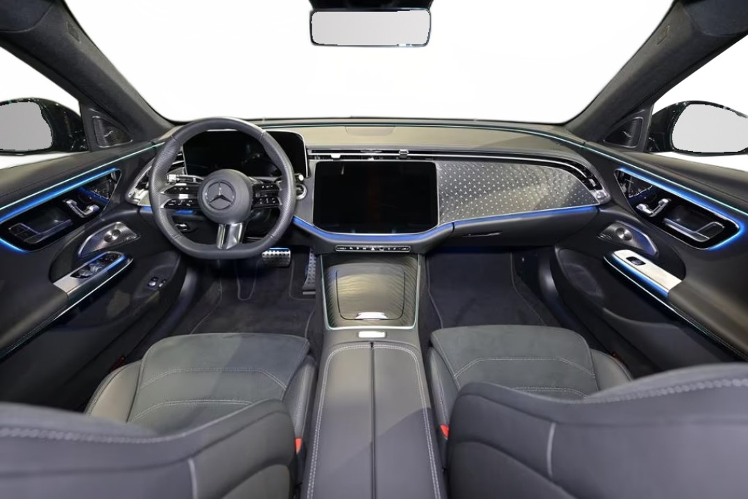 Mercedes-Benz E 300e AMG - foto 13