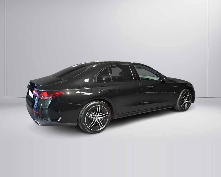 Mercedes-Benz E 300e AMG (2)