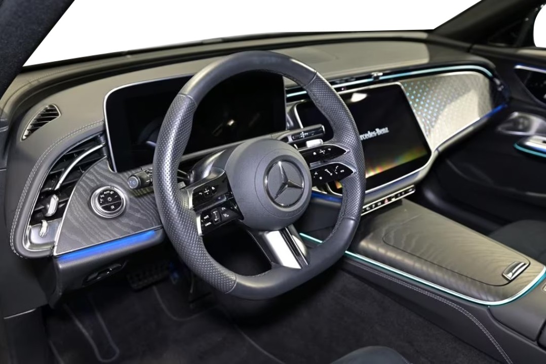 Mercedes-Benz E 300e AMG - foto 15