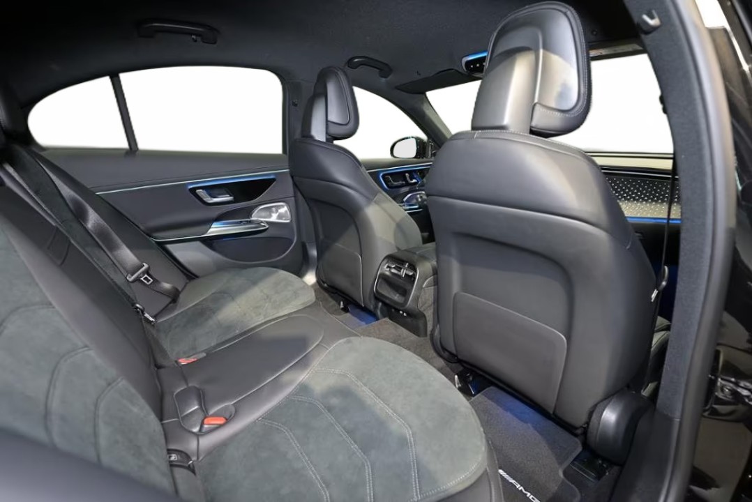 Mercedes-Benz E 300e AMG - foto 11