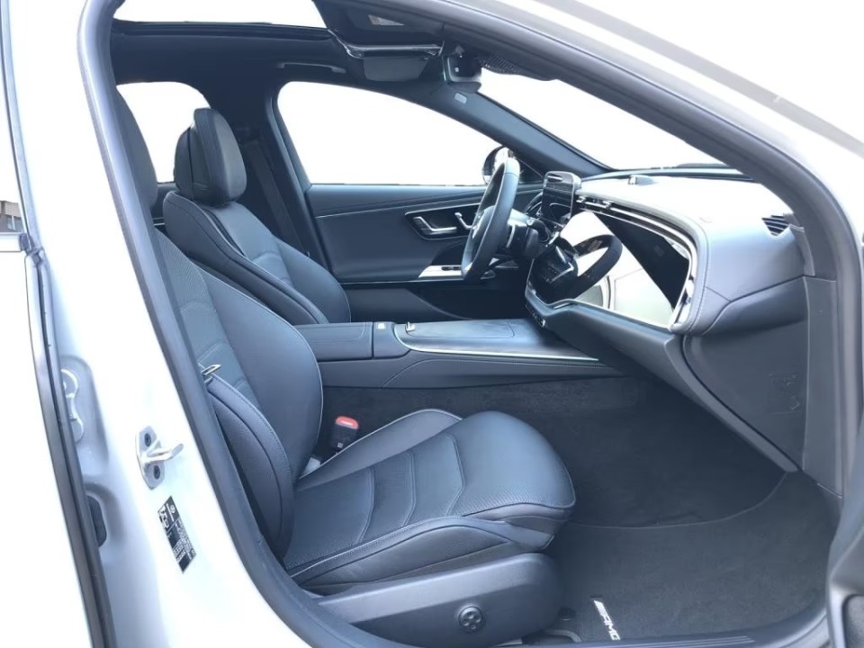 Mercedes-Benz E 300e 4MATIC AMG - foto 6