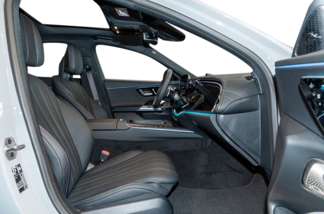 Mercedes-Benz E 300e AMG (5)