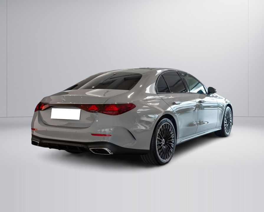 Mercedes-Benz E 300e AMG (2)