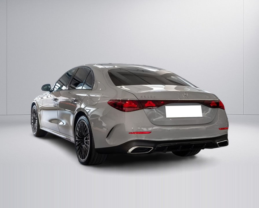 Mercedes-Benz E 300e AMG (3)