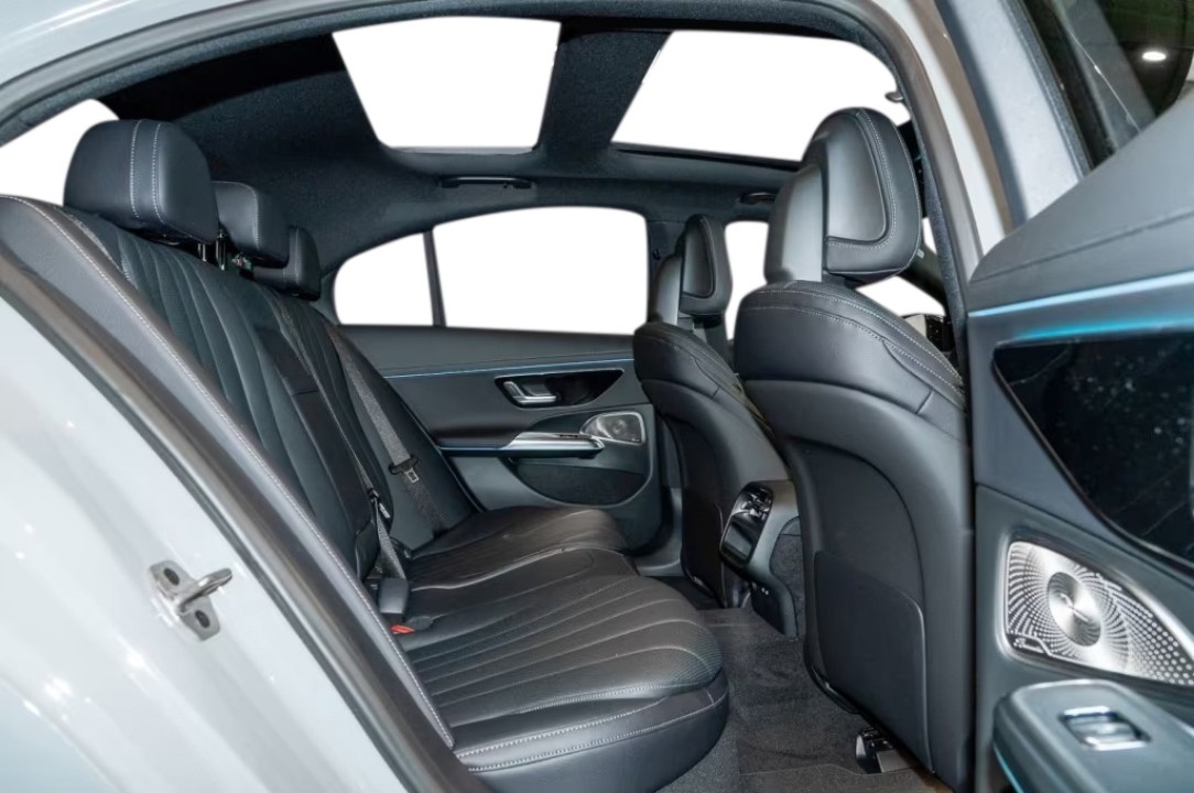 Mercedes-Benz E 300e AMG - foto 6