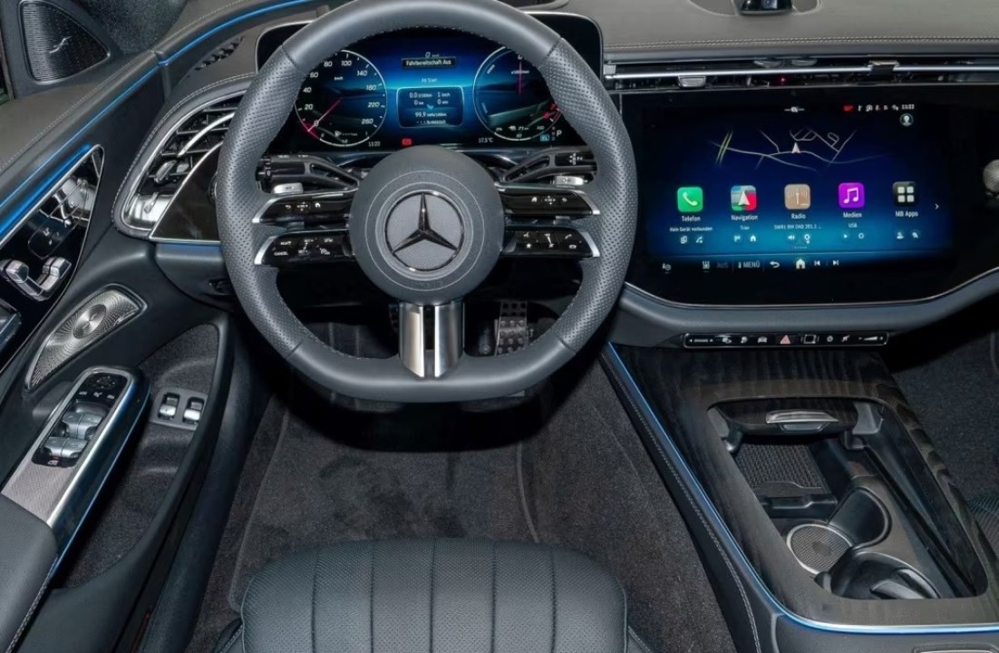 Mercedes-Benz E 300e AMG - foto 8