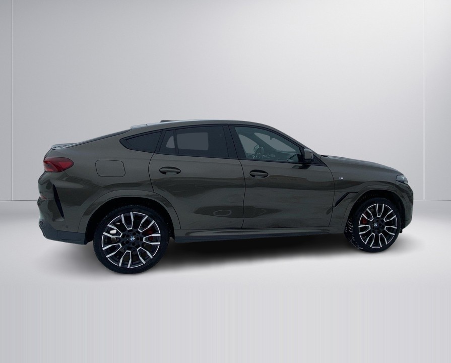 BMW X6 xDrive30d M-Sport (2)