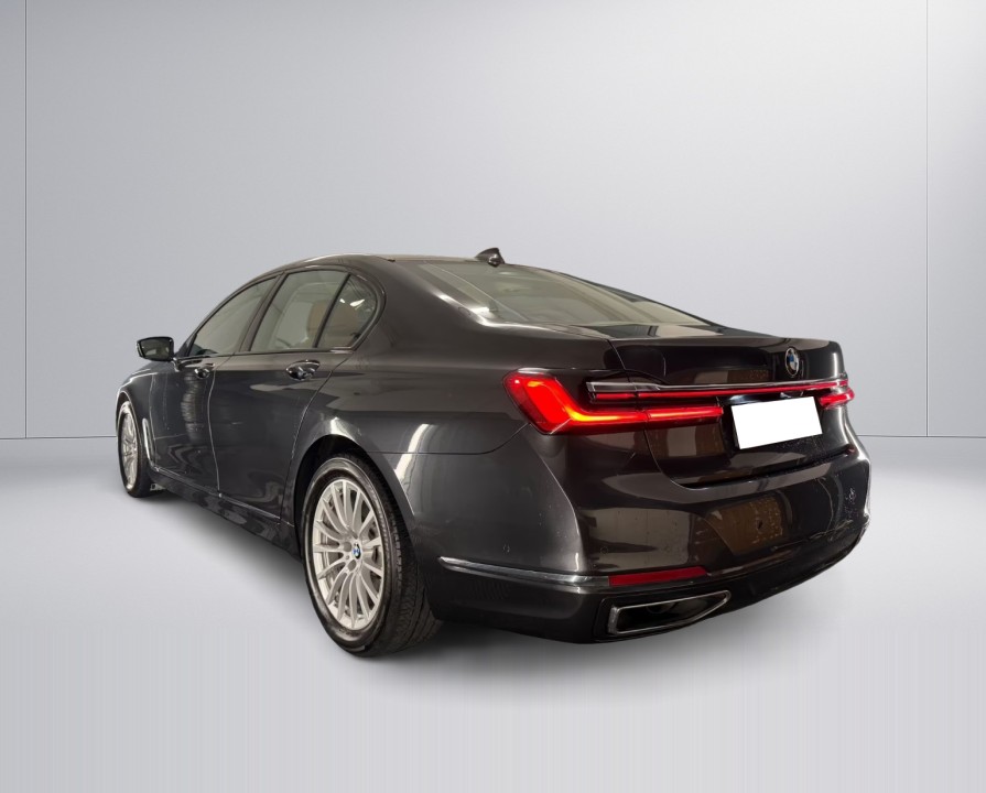 BMW Seria 7 xDrive740d (4)